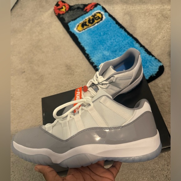 Jordan 11’s low cement grey